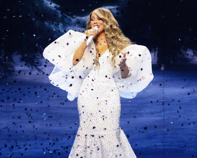 Mariah Carey's 'Christmas Time' comes to an end: See pictures from the  holiday tour | The Seattle Times