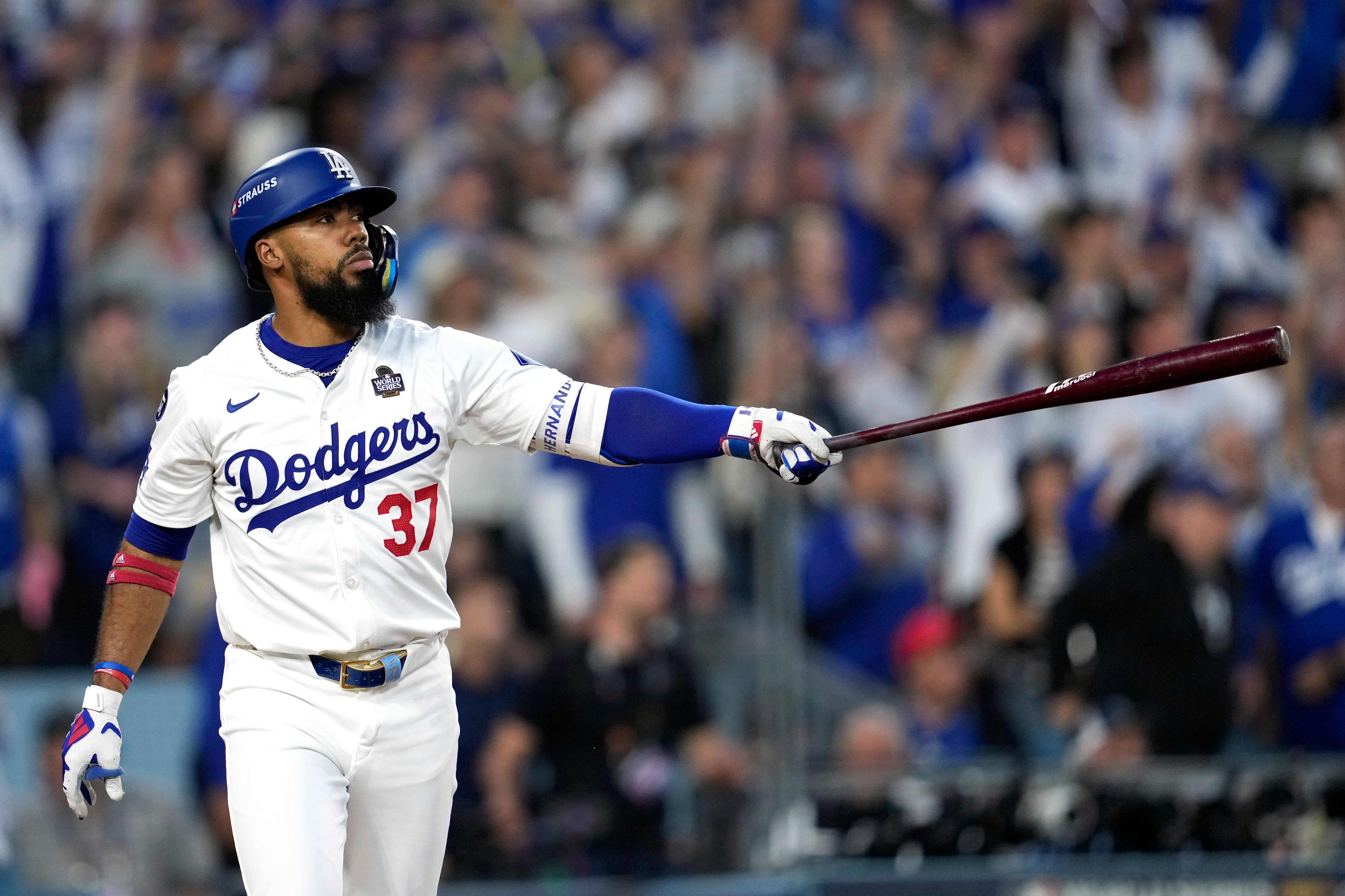 Dodgers set to re-sign outfielder Teoscar Hernández for $66