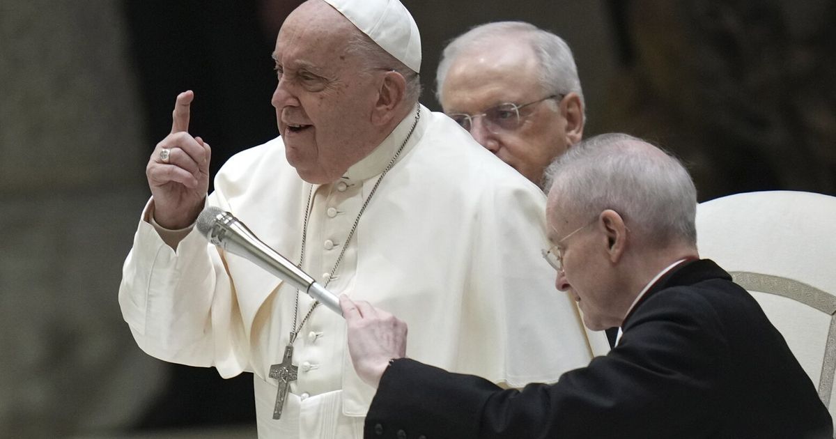 Pope Francis says bullying at school prepares students for war, not peace