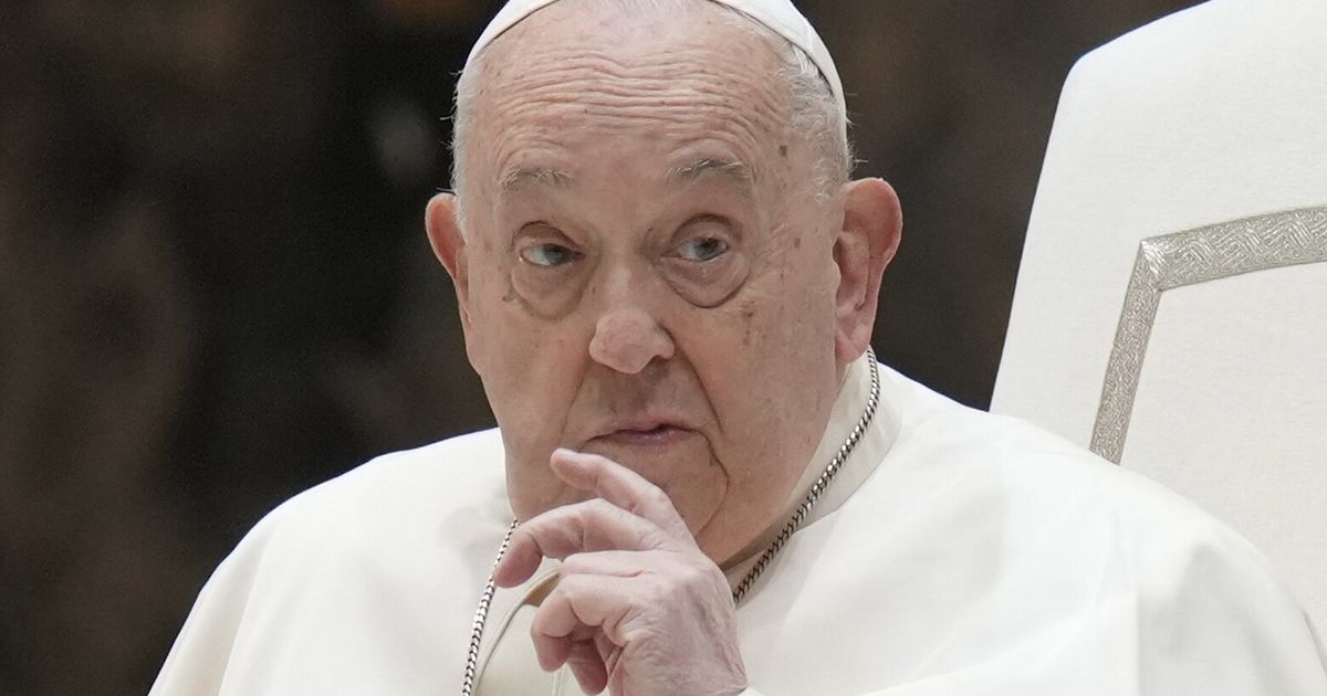 Pope asks aide to deliver his annual foreign policy address, tells ambassadors he’s battling a cold