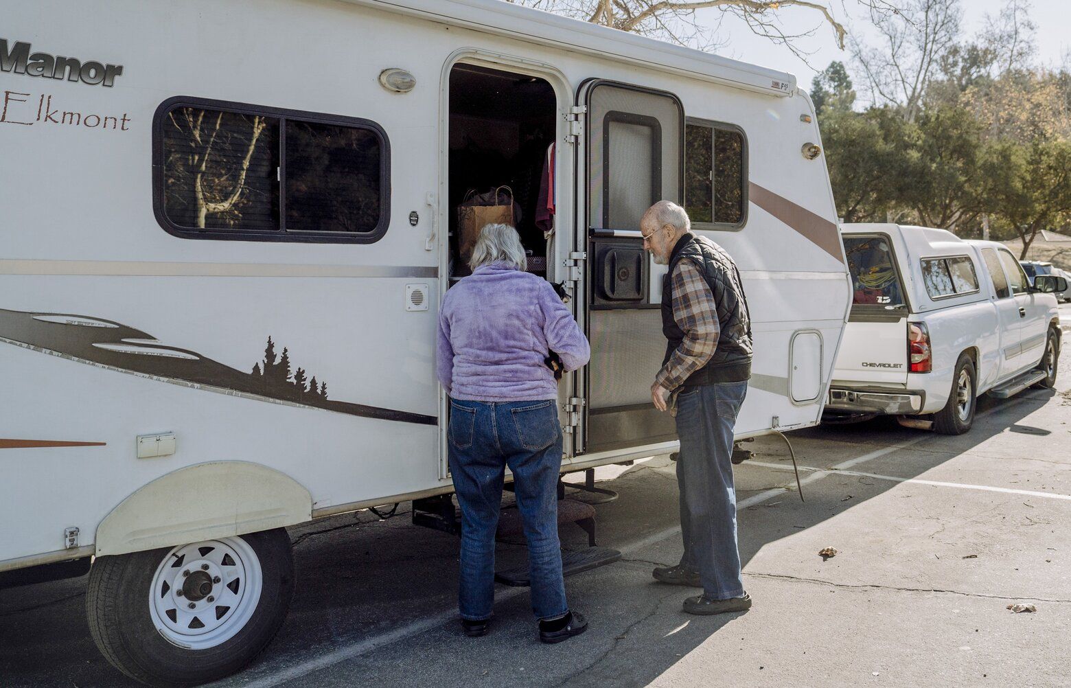 L.A. wildfire evacuees scramble to find sleep in cars, shelters and hotels