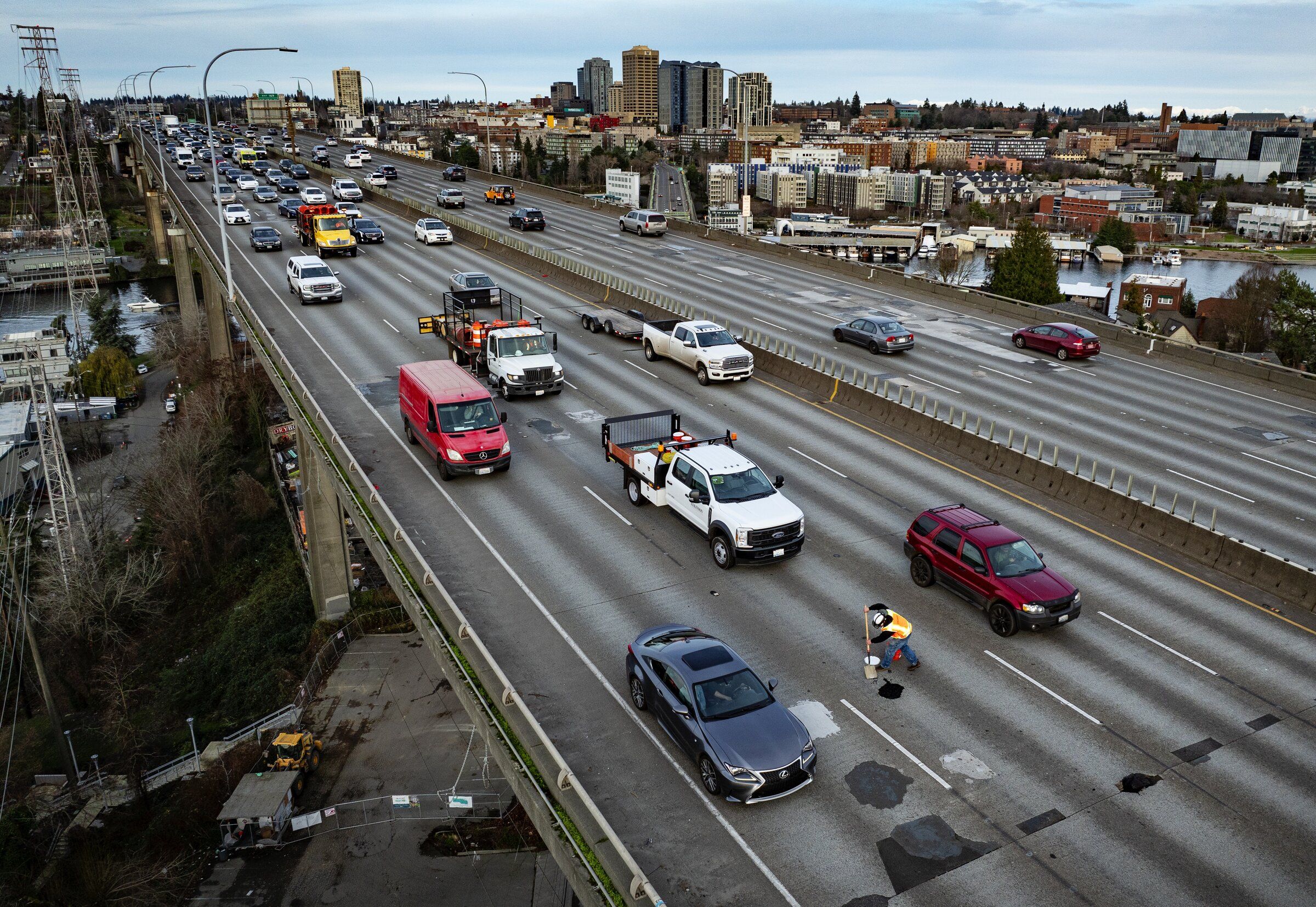 WSDOT delays huge, traffic-clogging Ship Canal Bridge deck job