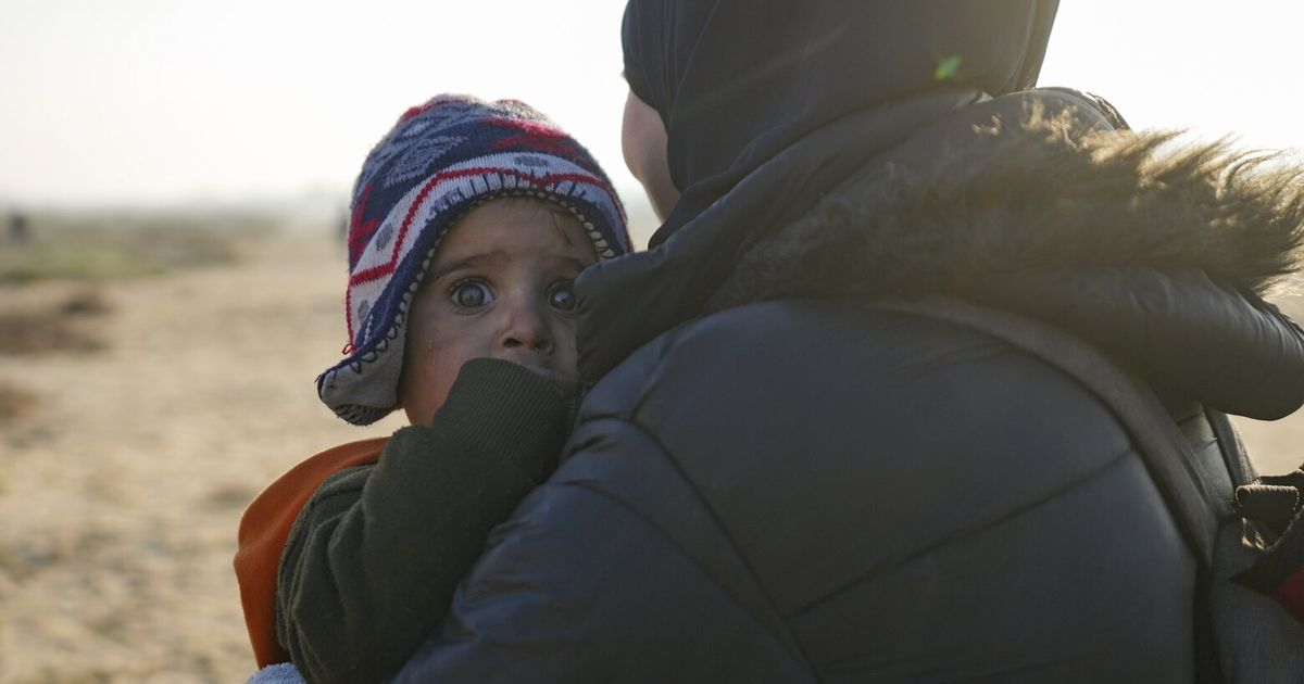 Middle East latest: Israel lets displaced Palestinians return to northern Gaza