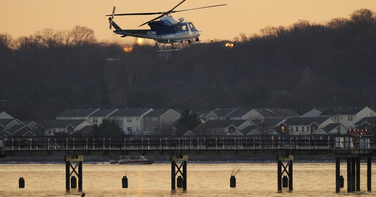 Live: The Latest: Passenger jet and helicopter collide at DC’s Reagan ...