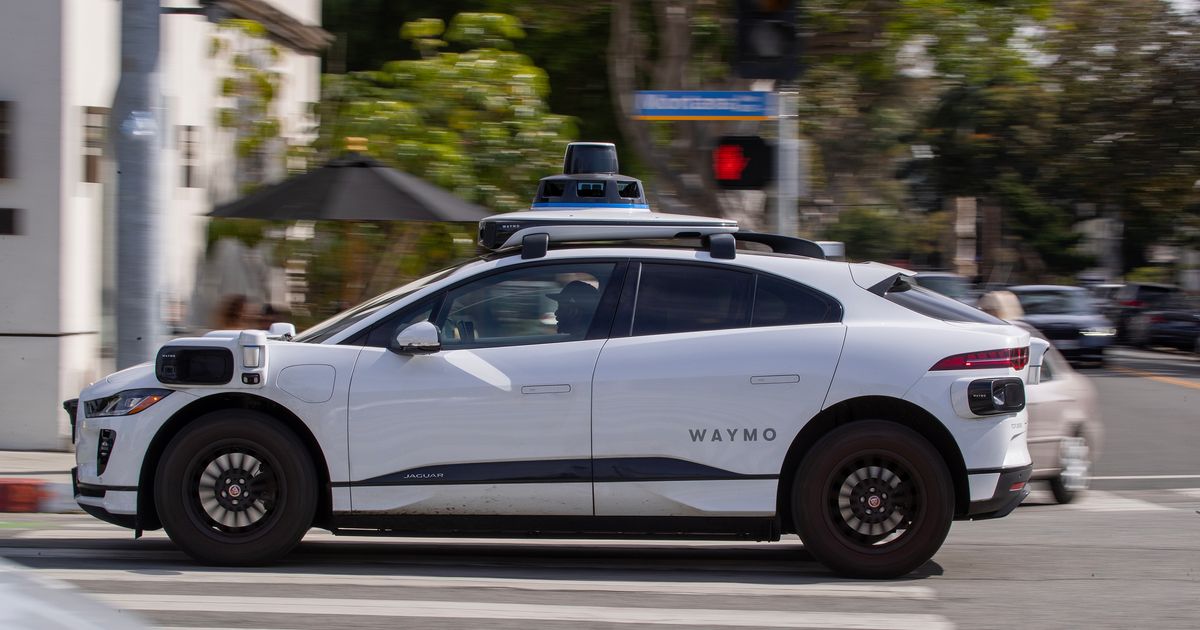 Tech entrepreneur trapped in circling self-driving car on way to airport: ‘I feel like I’m in the movies’