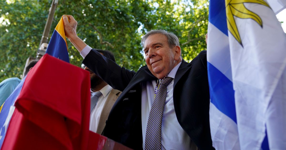 Venezuelan opposition leader urges supporters to demonstrate to force Maduro to leave office