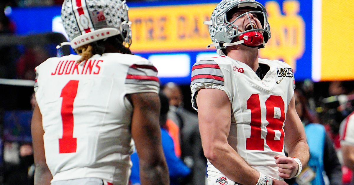 Ohio State QB Will Howard played his best in run to national title, and set  a record along the way | The Seattle Times