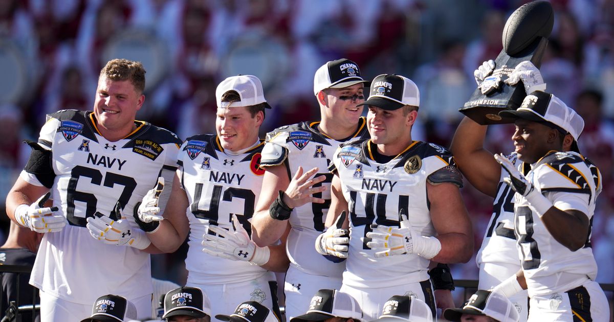 Pete Medhurst, the voice of Navy football for the past 12 years, dies at age 55