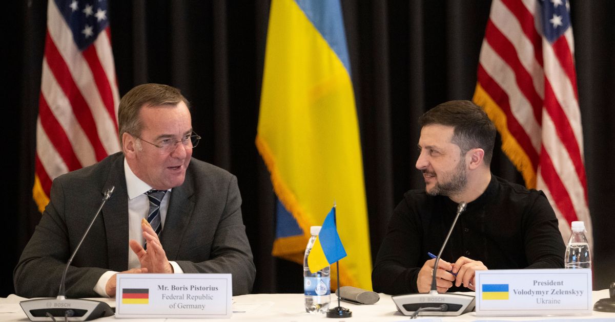 Zelenskyy and Austin say military aid to Ukraine must continue under Trump