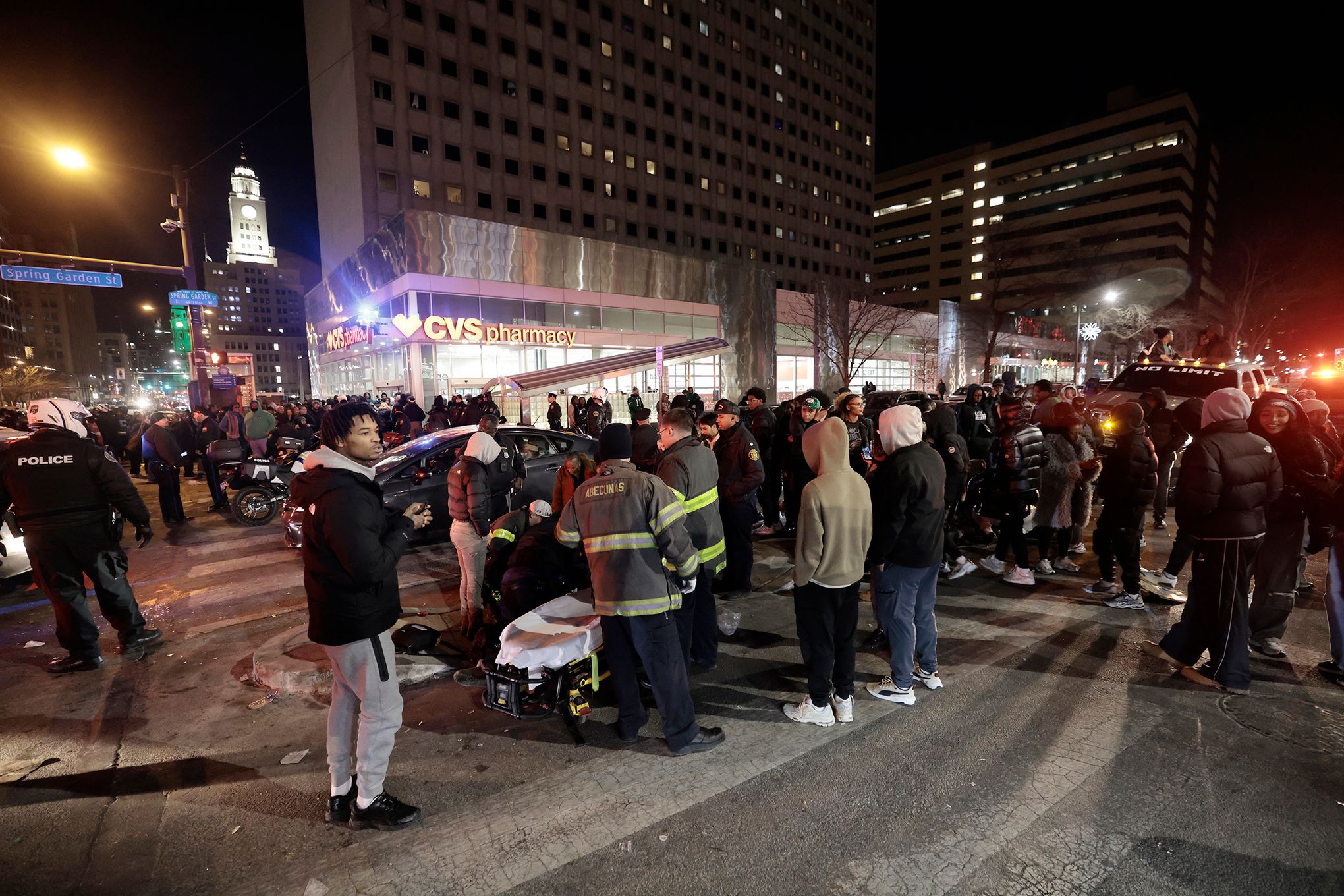 8 injured when driver slams Mercedes into crowd celebrating Philadelphia Eagles' win-HN