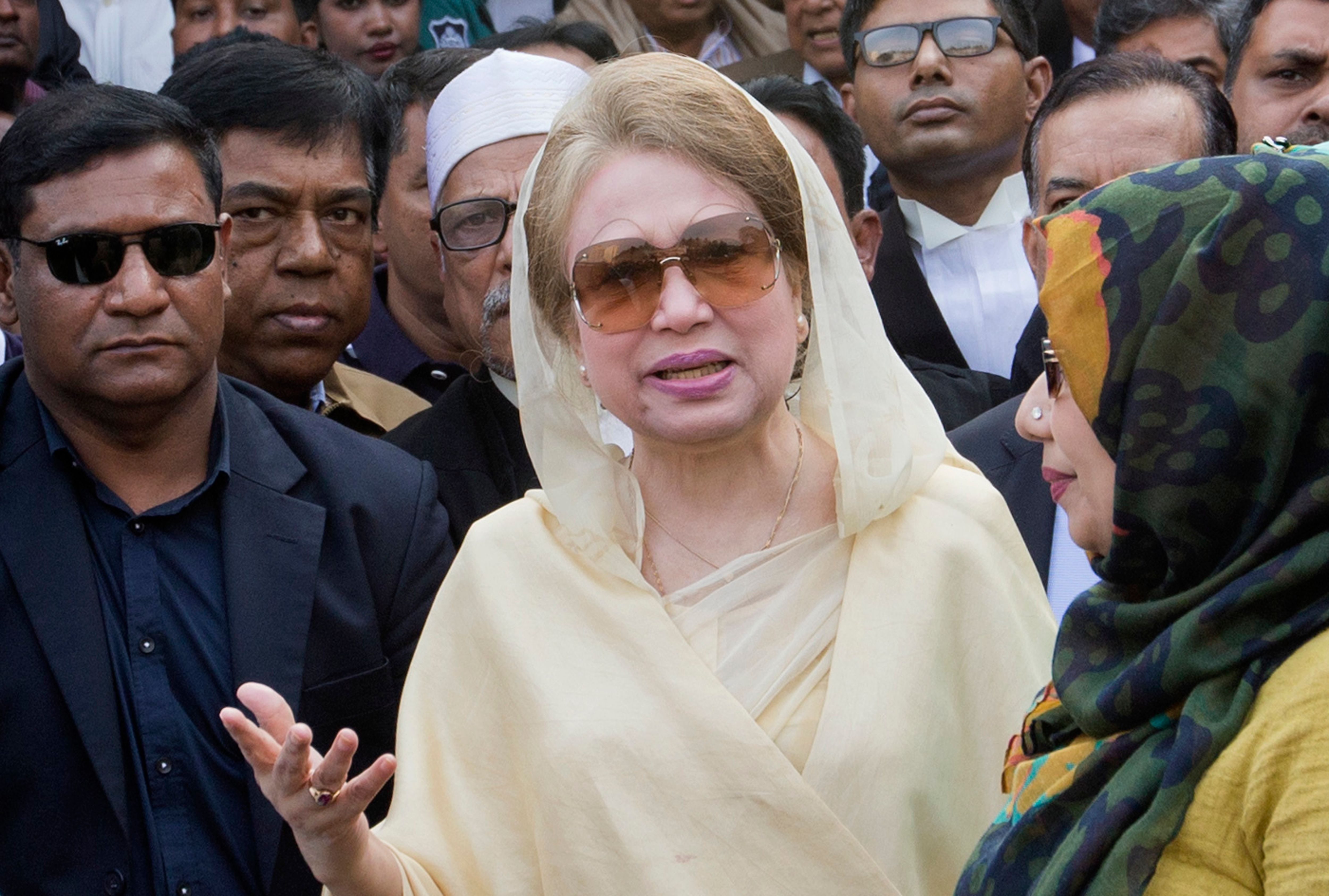 Bangladesh Supreme Court acquits ex-Prime Minister Zia, clearing the way for her to run in elections