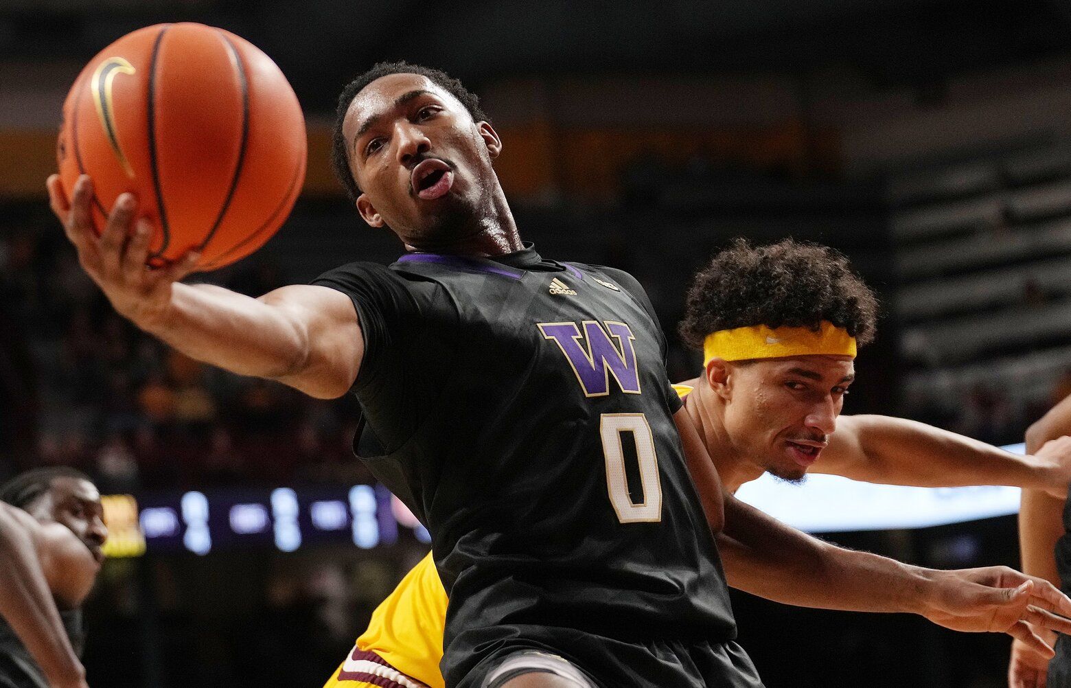 UW men end losing streak with first road win of season at