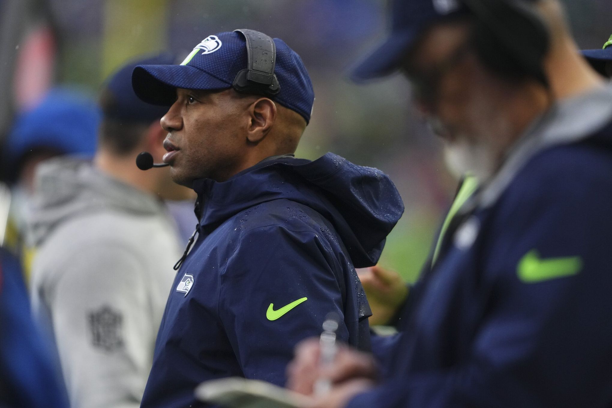 Seahawks lose QB coach Charles London to Jets, eye Saints