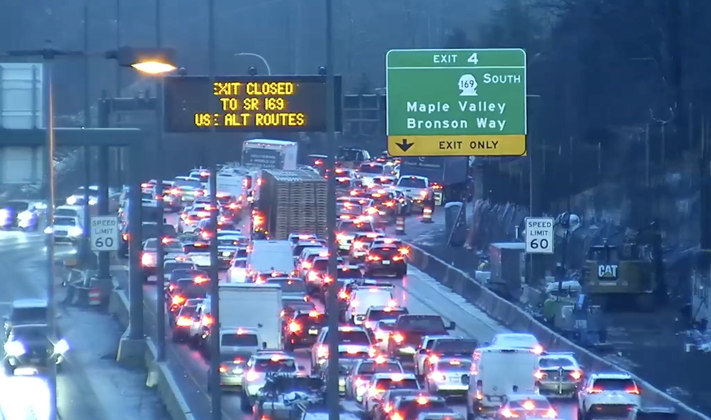 I-405 mostly cleared after semitruck crash in Renton, closure at I