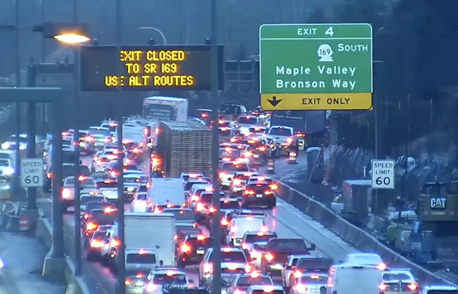I-405 mostly cleared after semitruck crash in Renton, closure at I