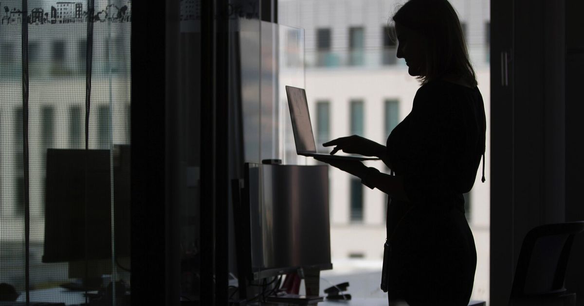 What is that standing desk doing for you? Not exactly what you think - The Seattle Times
