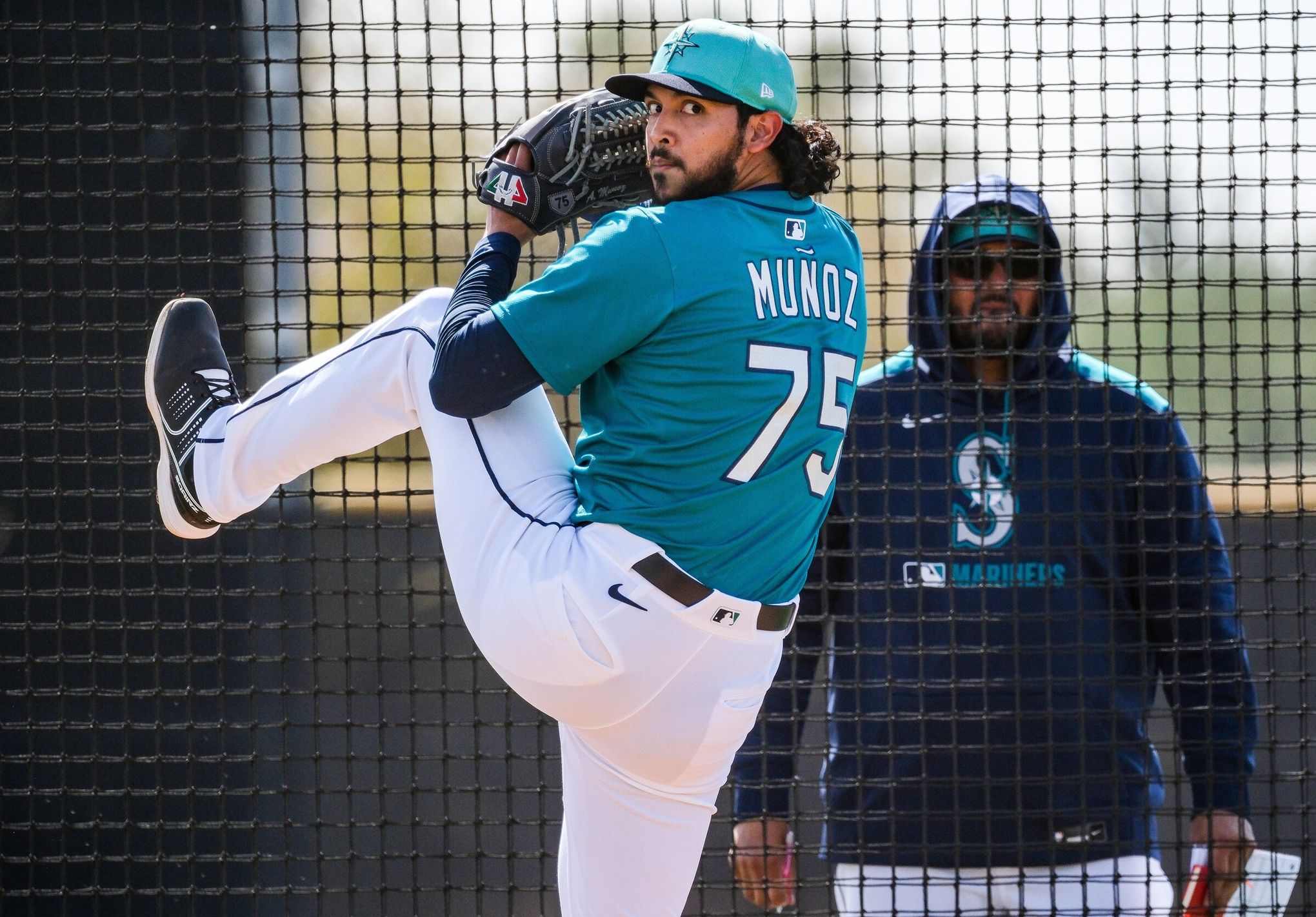 Mariners' Andrés Muñoz unveils intriguing new weapon — but there's a catch | The Seattle Times