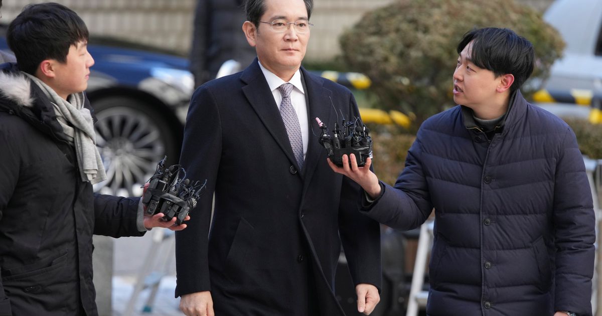 featured image thumbnail for post South Korean appeals court upholds acquittal of Samsung chief Lee