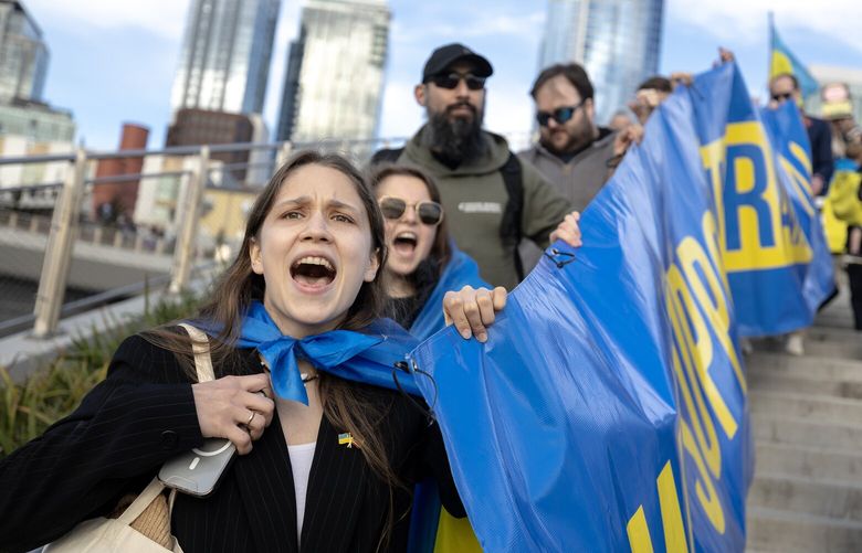 Hundreds of protesters gathered on Saturday, March 1, 2025, on Seattle’s Overlook Walk to support Ukraine, in the aftermath of a diplomatic meeting that descended into a heated argument between U.S. President Donald Trump and Ukrainian President Volodymyr Zelenskyy.
