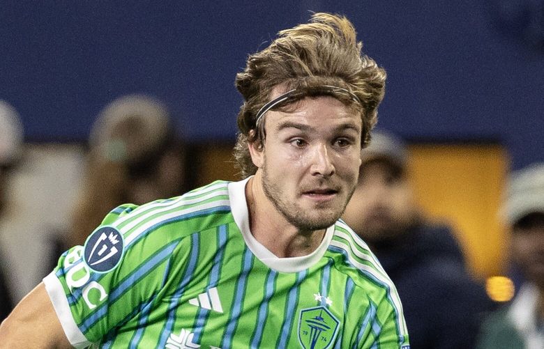 Seattle Sounders forward Pedro De La Vega (10) dribbles the ball toward Antigua GFC’s goal during the second half of a CONCACAF Champions Cup soccer match on Wednesday, Feb. 26, 2025, in Seattle.