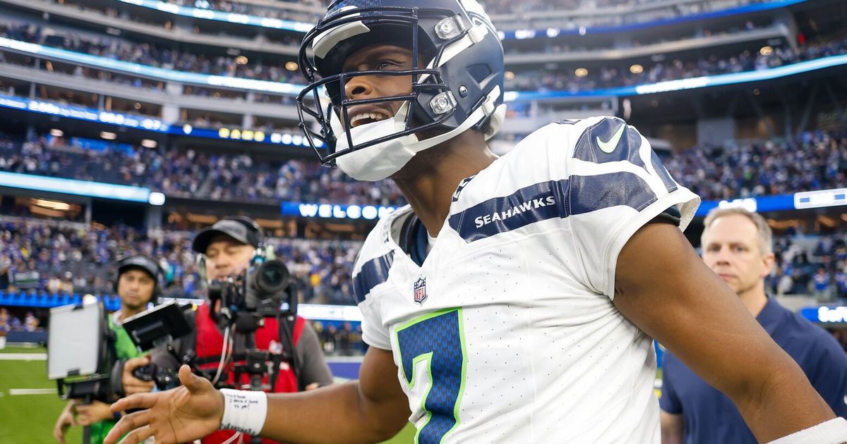 Seahawks trading quarterback Geno Smith to Raiders, source confirms ...