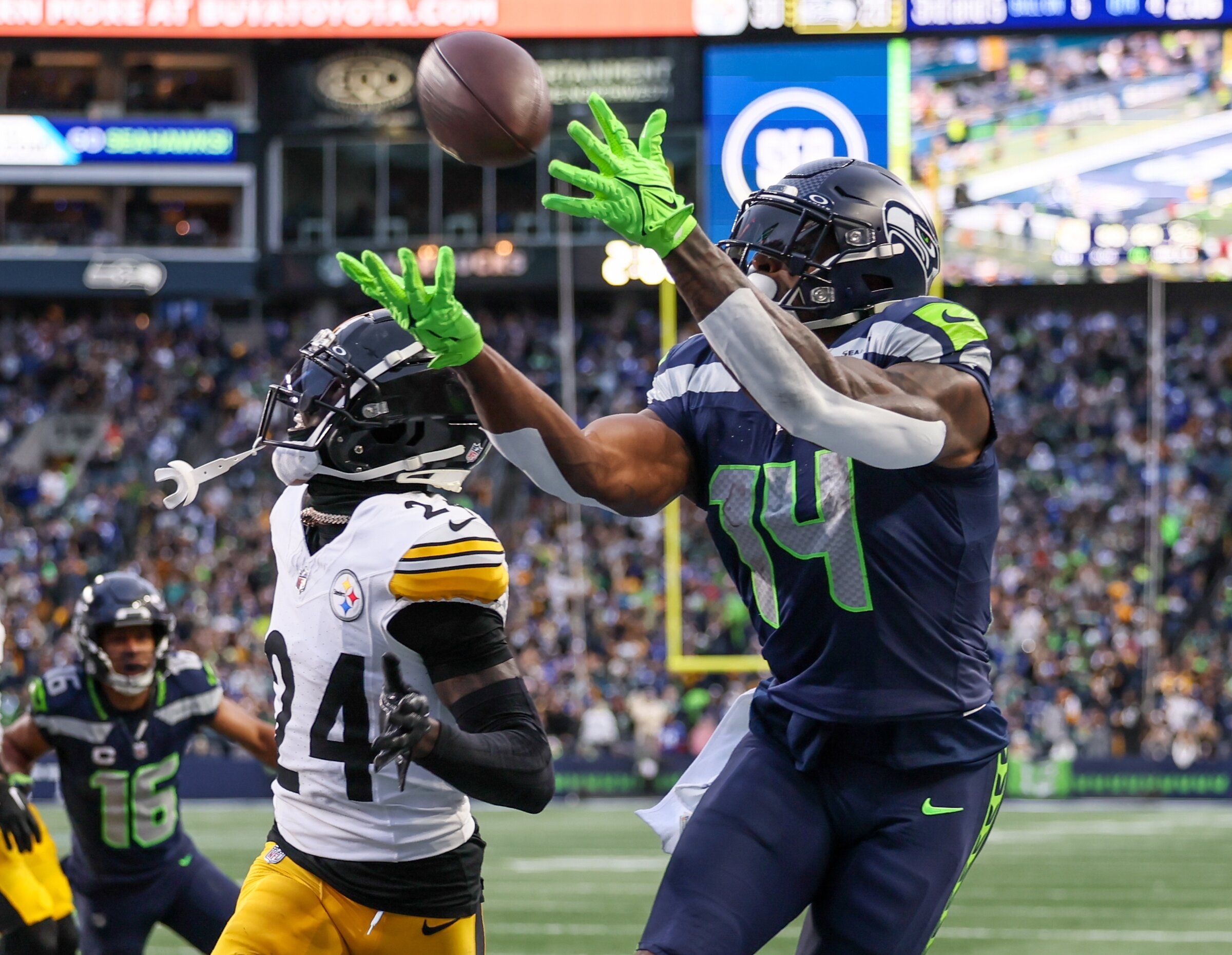Seahawks ship DK Metcalf to Steelers in blockbuster deal | The