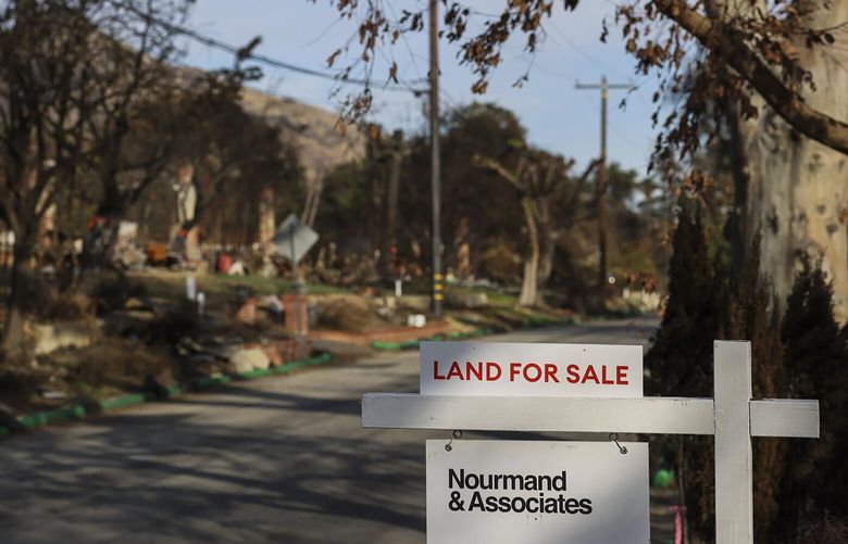 A For Sale sign is posted at 516 E Las Flores Dr. on Monday, March 10, 2025, in Altadena, California. (Juliana Yamada/Los Angeles Times/TNS) 137112584W 137112584W