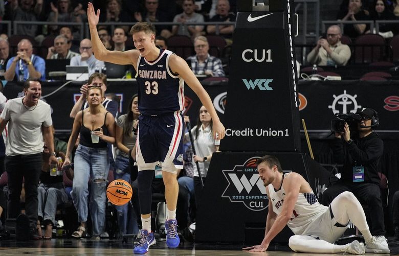Gonzaga forward Ben Gregg (33) reacts after a play against Saint Mary’s during the first half of an NCAA college basketball championship game in the West Coast Conference men’s tournament Tuesday, March 11, 2025, in Las Vegas. (AP Photo/John Locher)