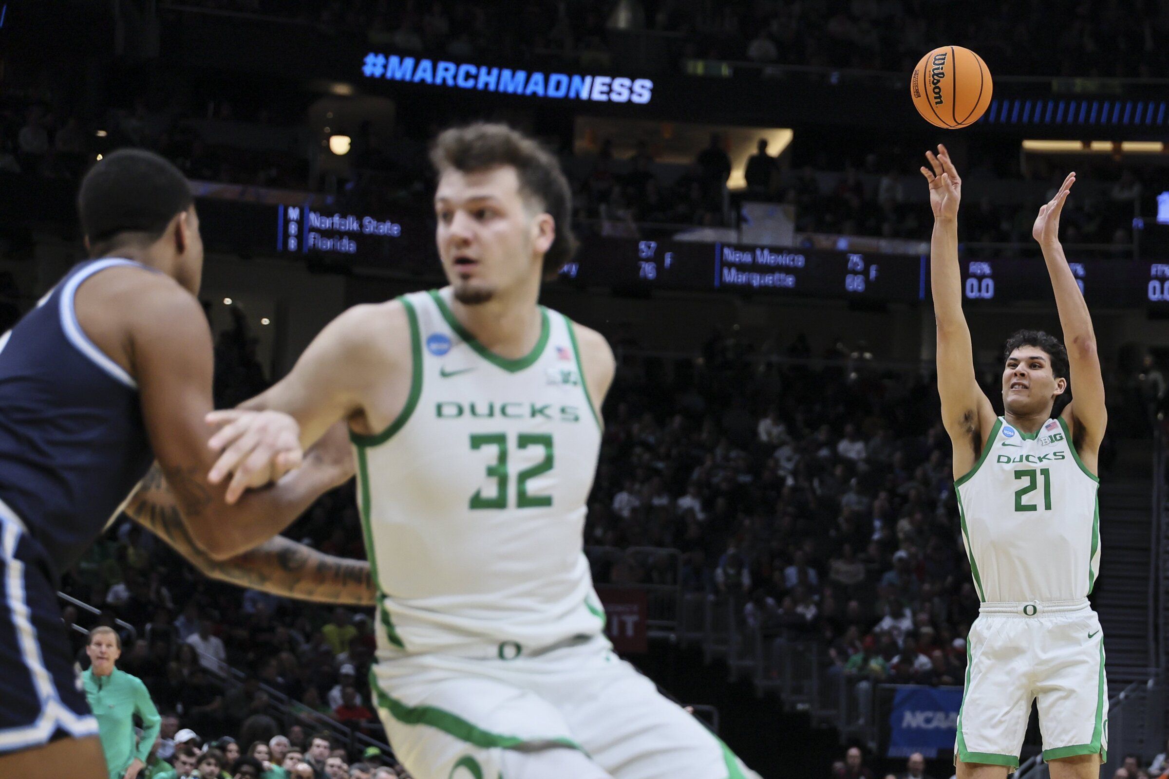 Oregon blows out Liberty in March Madness nightcap at Climate