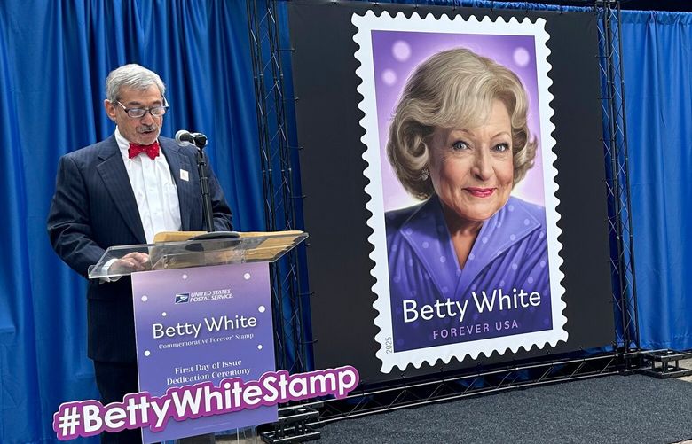 Richard Lichtenstein, board member of the Greater Los Angeles Zoo Association, speaks at the first day of issue dedication for the Betty White Forever stamp issued by the U.S. Postal Service at the Los Angeles Zoo, Thursday, March 27, 23025, in Los Angeles. (AP Photo/Beth Harris) RPBH102 RPBH102