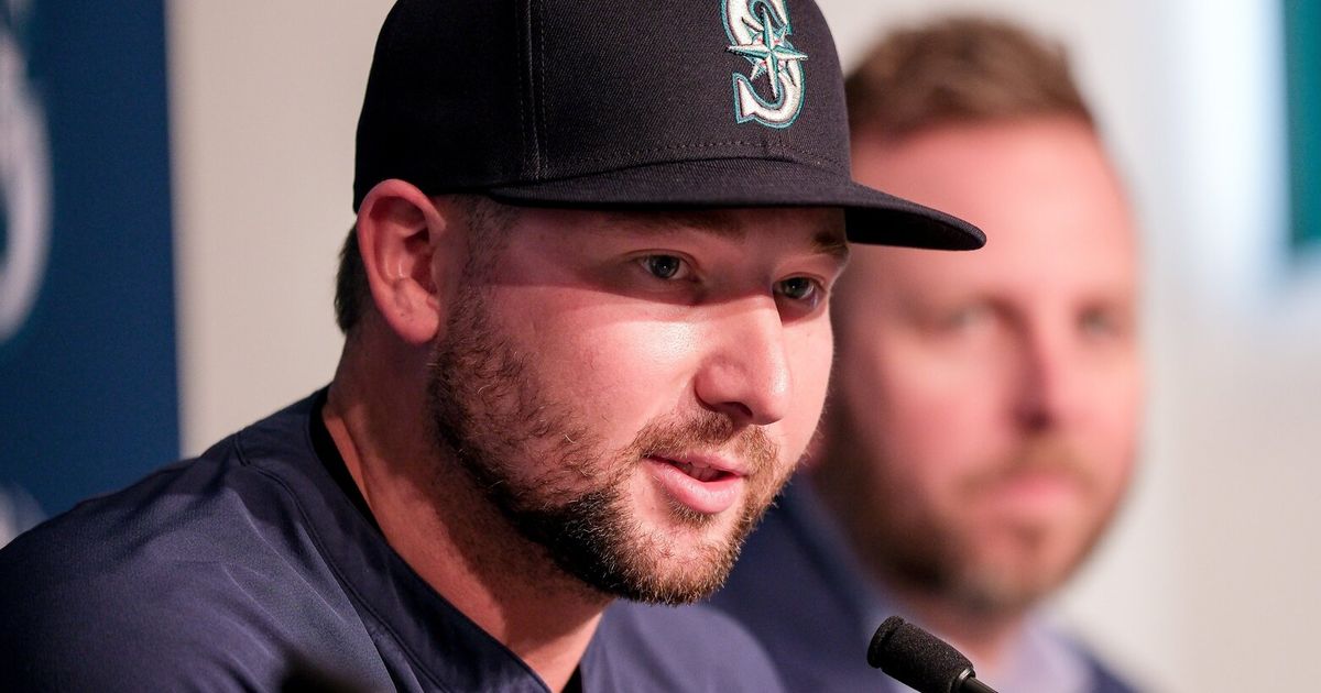 Cal Raleigh gives heartfelt thanks to Mariners, family after signing ...