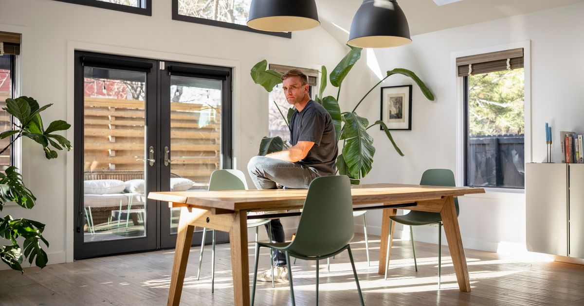 House sellers and patrons accuse Realtors of blocking decrease charges