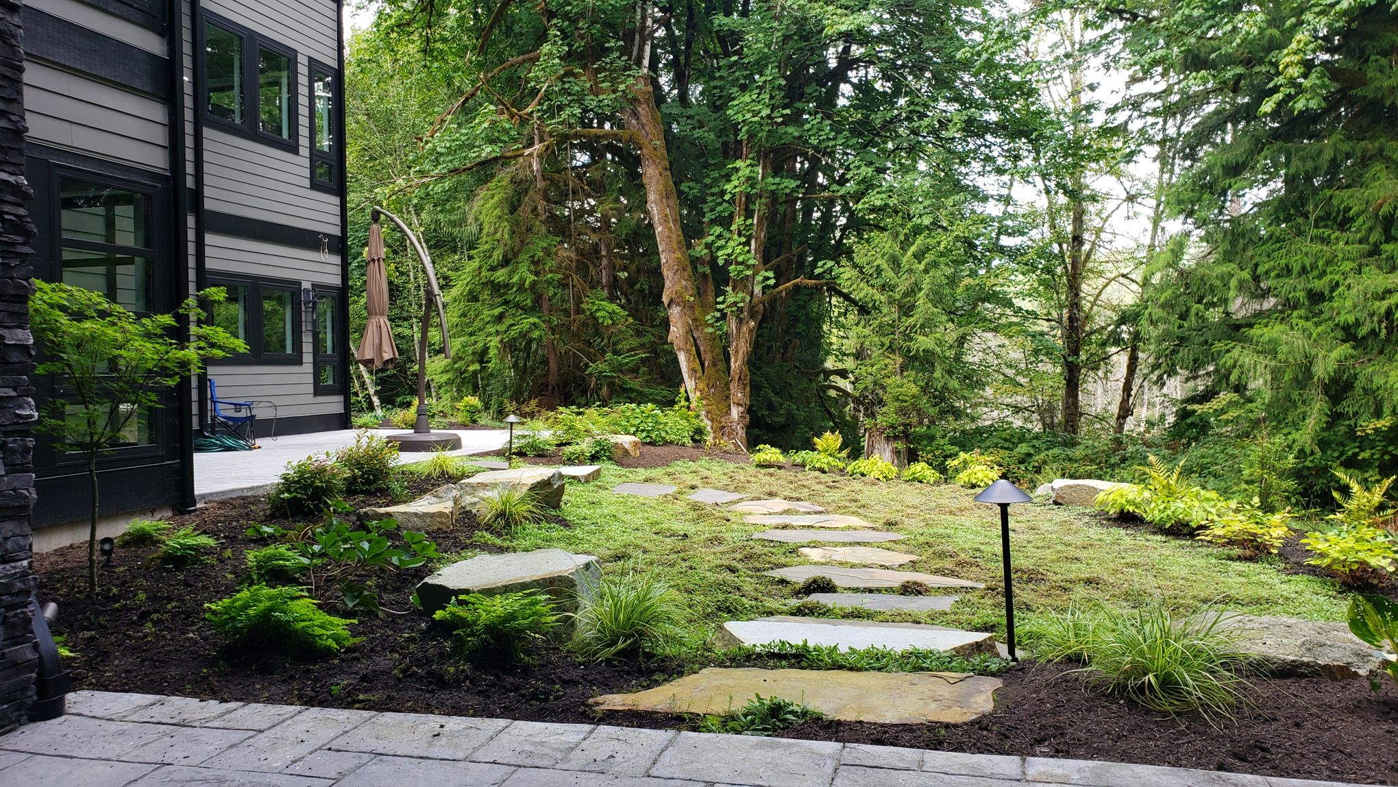 30 Small Patio Ideas That Level Up Your Outdoor Space, image size:2040x1148