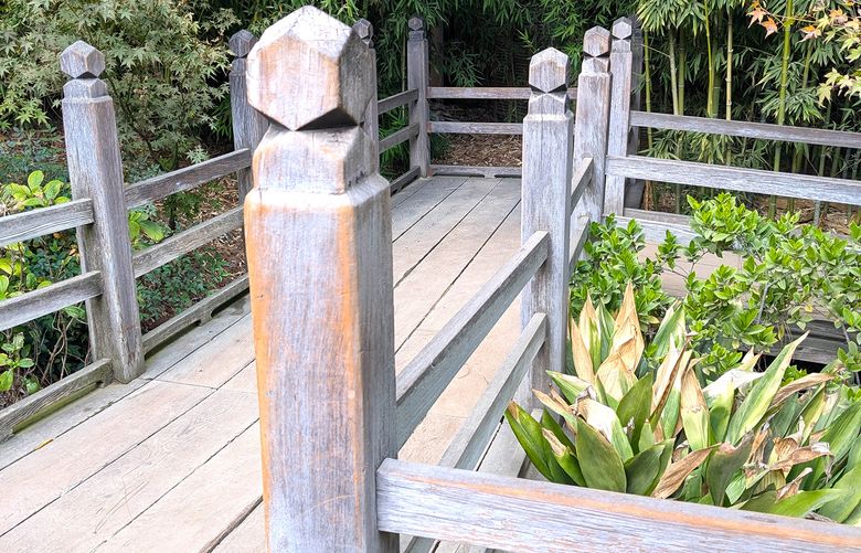This wood fence post was created using several simple saws and some patience. (Tim Carter/Tribune Content Agency)