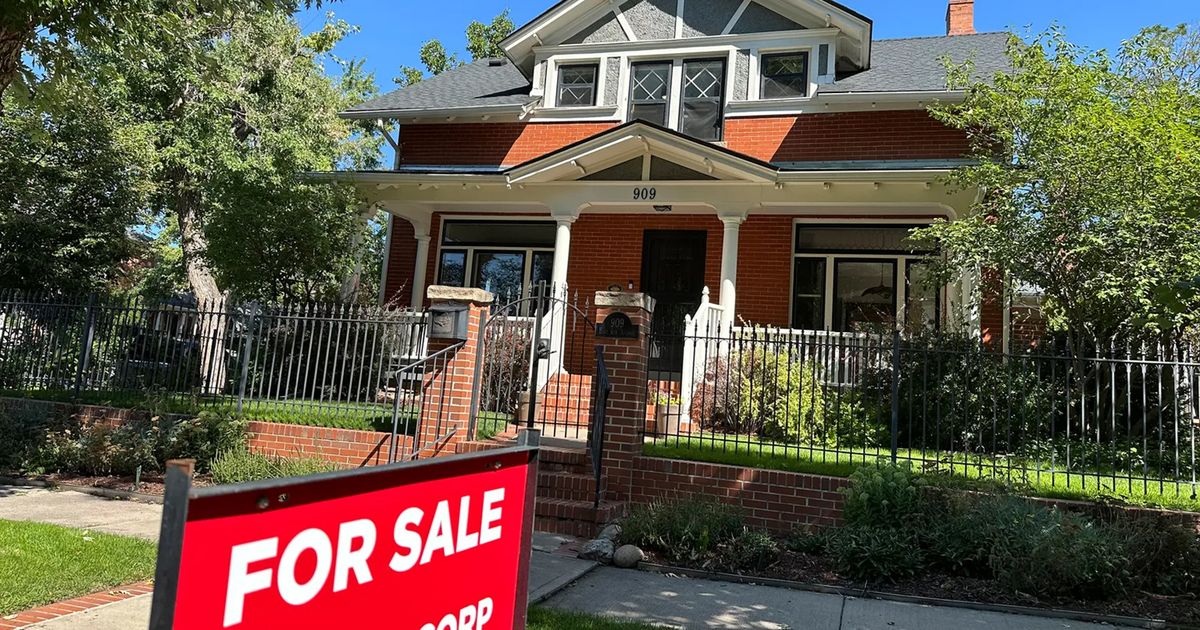 Common US charge on a 30-year mortgage dips to six.65% after rising for two weeks