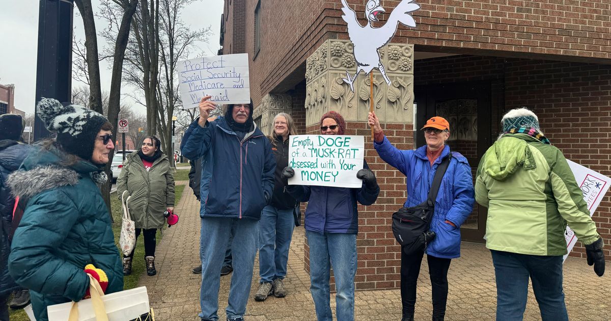 Republican lawmakers hold telephone town halls as protesters demand ...