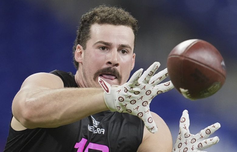 Alabama tight end Robbie Ouzts runs a drill at the NFL football scouting combine in Indianapolis, Friday, Feb. 28, 2025. (AP Photo/Michael Conroy)
