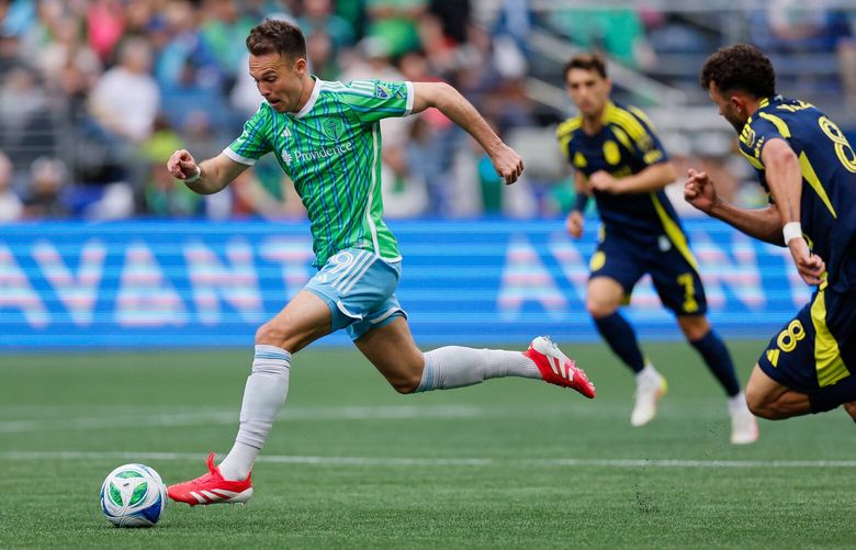 Seattle Sounders FC forward Danny Musovski takes off down the field during the first half Saturday, April 19, 2025 in Seattle. 229791