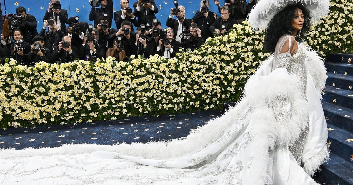 Diana Ross dazzles with a sparkly gown (and 18-foot train) at Met Gala