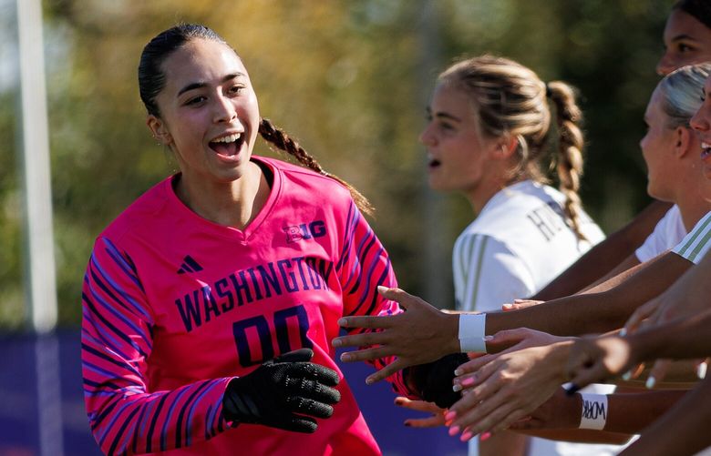 University of Washington soccer player Mia Hamant is battling kidney cancer.

SEATTLE, WA – OCTOBER 13: The Washington Huskies play against the Michigan State Spartans on October 13 2024. The Huskies won 2-1. (Photo by Caean Couto)