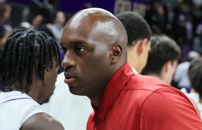 USC Trojans assistant coach Quincy Pondexter after the game Saturday afternoon at Alaska Airlines Arena in  Seattle, Washington, on December 7, 2024. The Huskies lost 85-61 228682