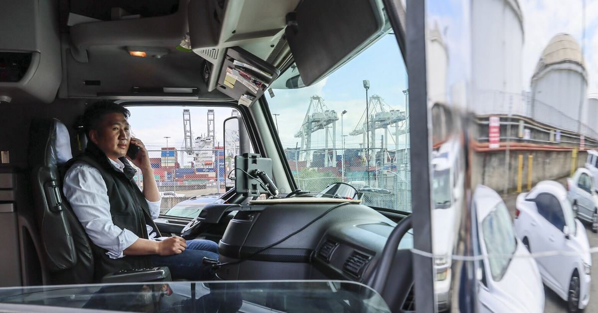Trump's trade disruption stalls business for these Seattle workers