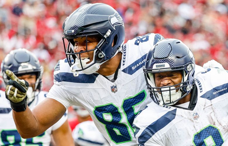 Kenneth Walker scores on the 1-yard rush in the third quarter.  The Seattle Seahawks defeated the San Francisco 49ers 20-17 in NFL Football Sunday, November 17, 2024 at Levi’s Stadium, in Santa Clara, CA. 228402