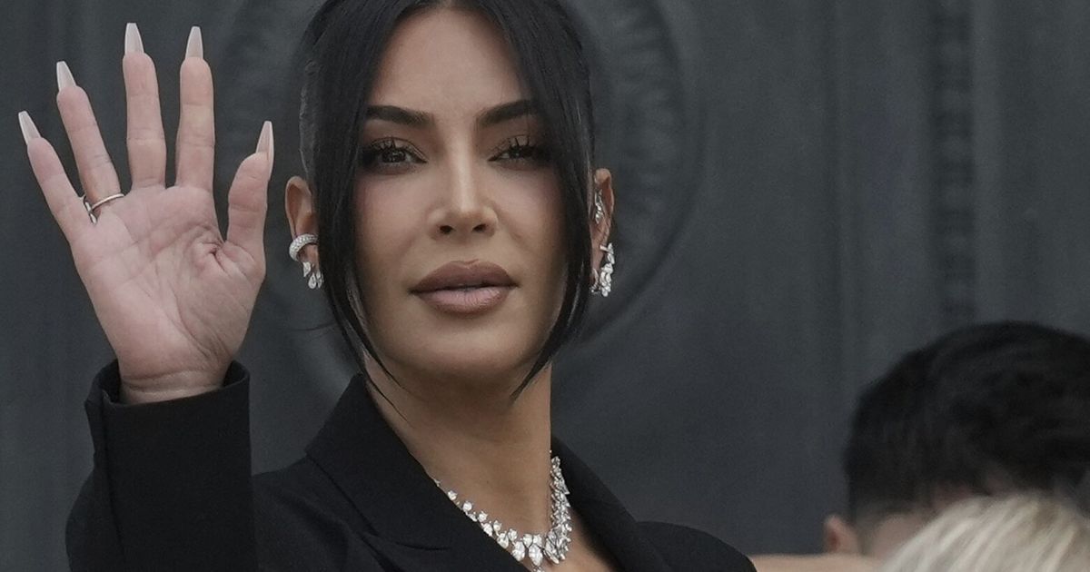 A Paris court awards Kim Kardashian 1 euro after her 2016 robbery