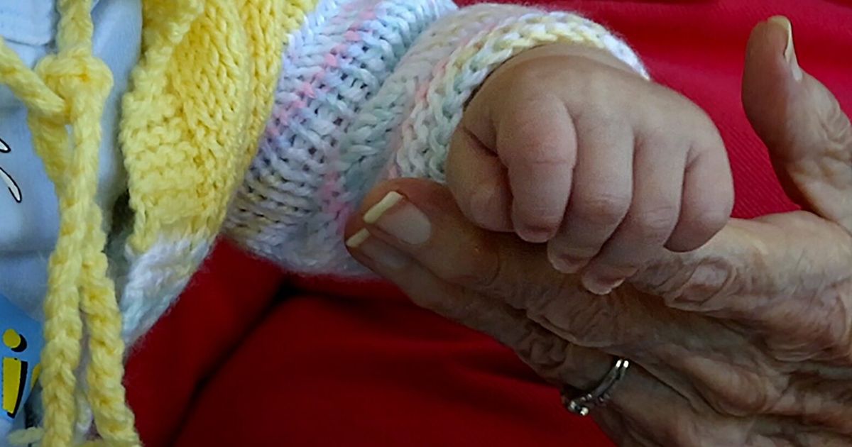 Имена новорожденных мальчиков и девочек, занимающие первое место в Вашингтоне, остались неизменными в 2024 году, но в топ-100 имен было много других изменений, пишет FYI Guy.