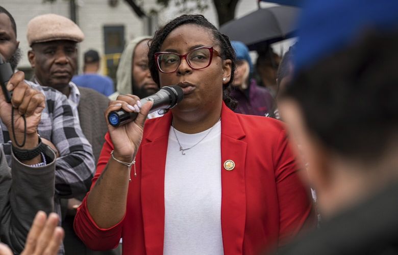 Congresswoman Rep. LaMonica McIver demands the release of Newark Mayor Ras Baraka after his arrest while protesting outside an ICE detention prison, Friday, May 9, 2025, in Newark, N.J, (AP Photo/Angelina Katsanis) NYAK170 NYAK170