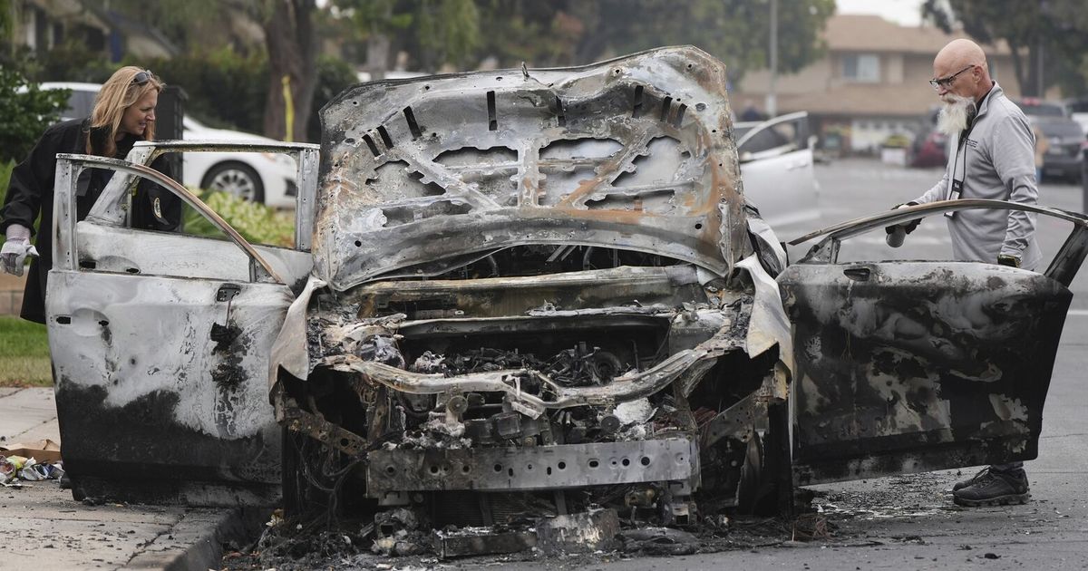 Federal investigators comb site of San Diego plane crash in neighborhood of military housing
