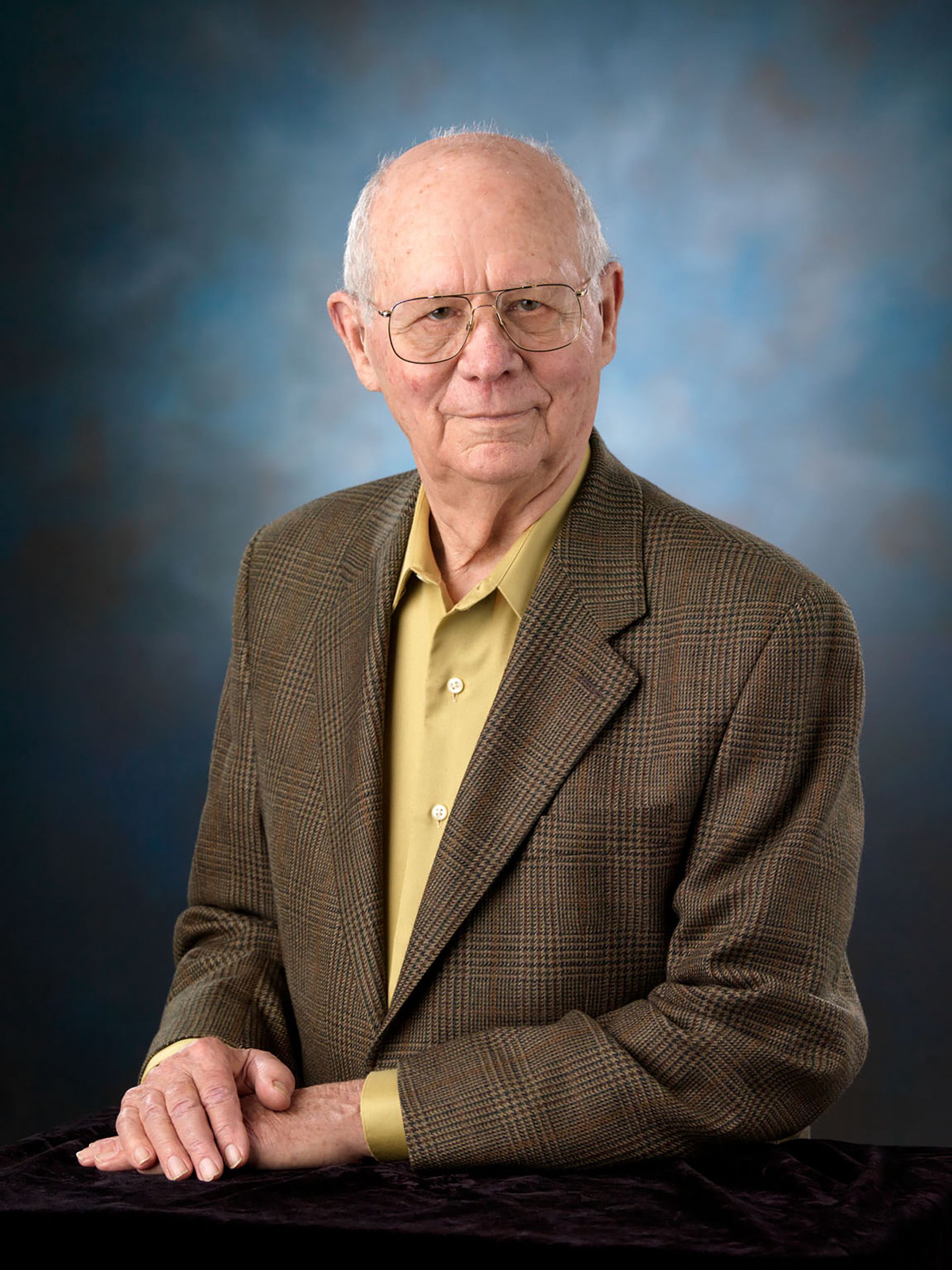 Ed Smylie, Who Saved the Apollo 13 Crew With Duct Tape, Dies at 95