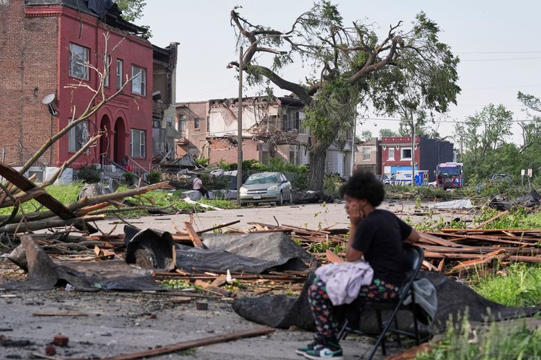 At least 4 dead after tornado and severe storm batters St. Louis, mayor  says
