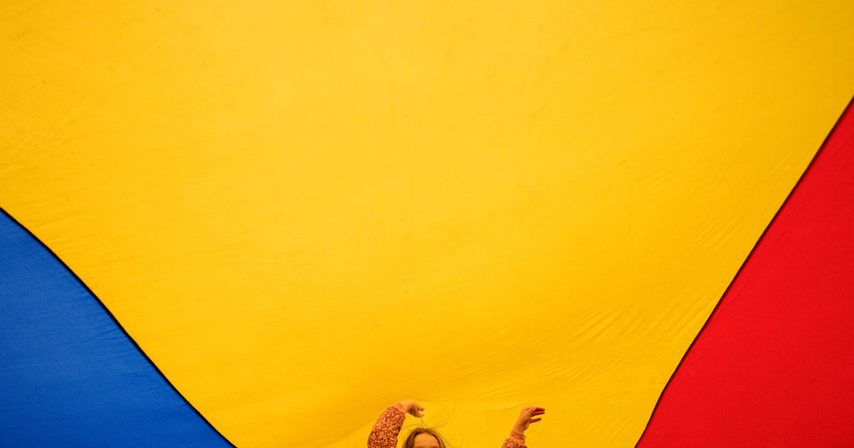 AP PHOTOS: Pro-EU centrist wins Romania’s tense presidential race over ...